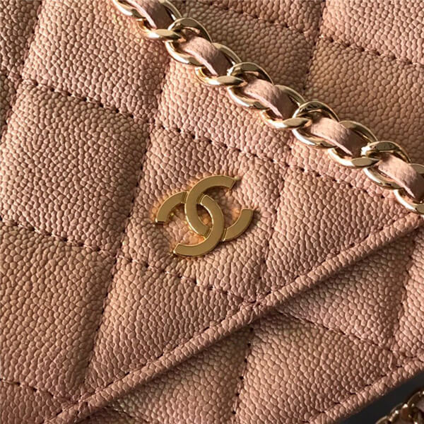 シャネル 偽物 チェーンウォレット ピンク マトラッセ ココマーク マットキャビアスキン A33814シャネルマトラッセ パロディ